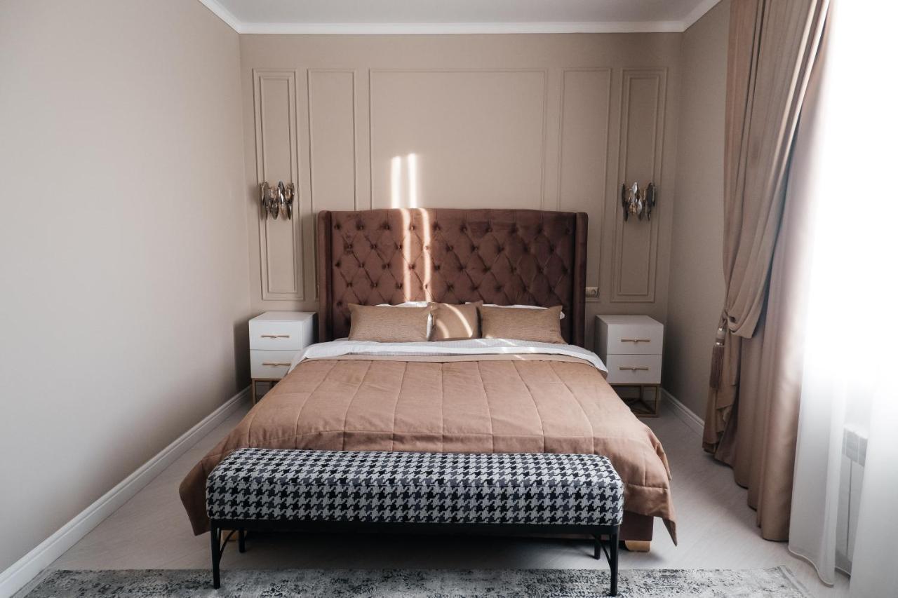 El-Tau Hotell Ekibastuz Exteriör bild