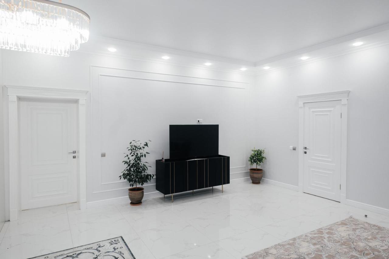 El-Tau Hotell Ekibastuz Exteriör bild