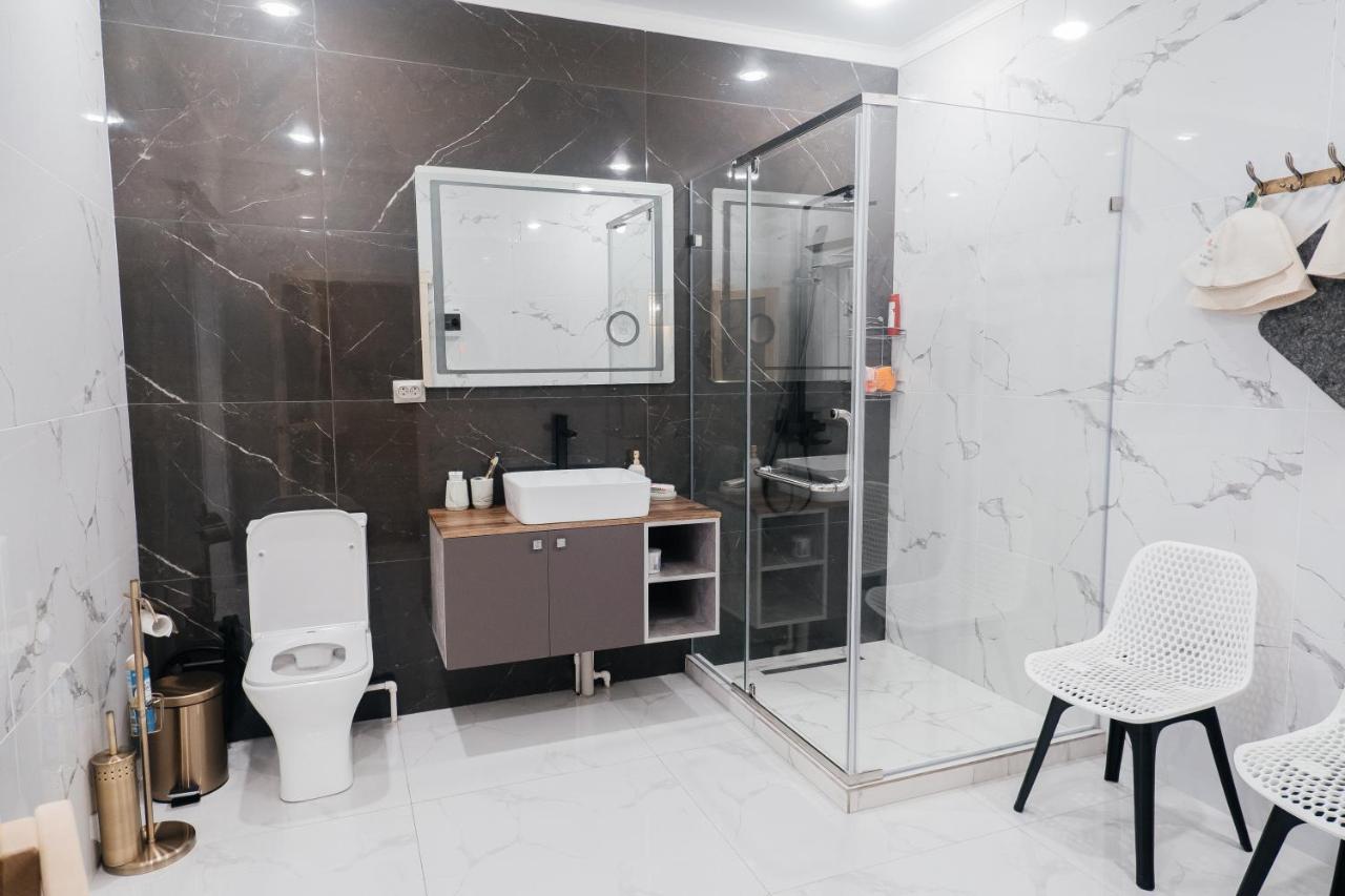 El-Tau Hotell Ekibastuz Exteriör bild