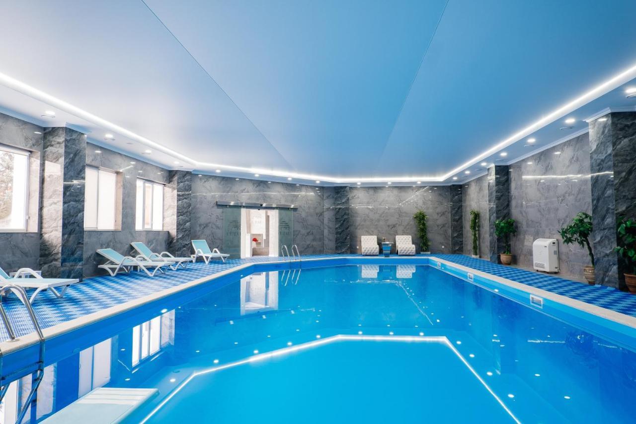El-Tau Hotell Ekibastuz Exteriör bild