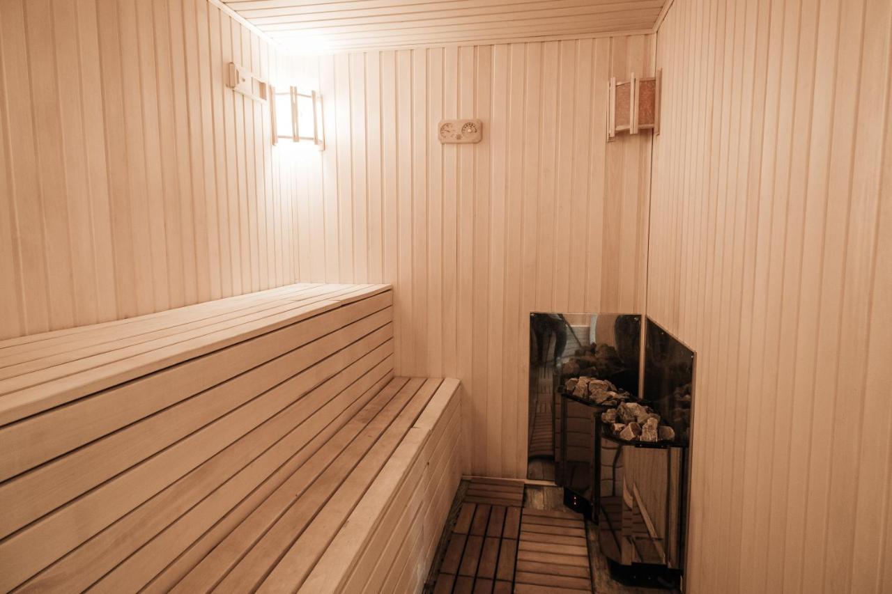 El-Tau Hotell Ekibastuz Exteriör bild
