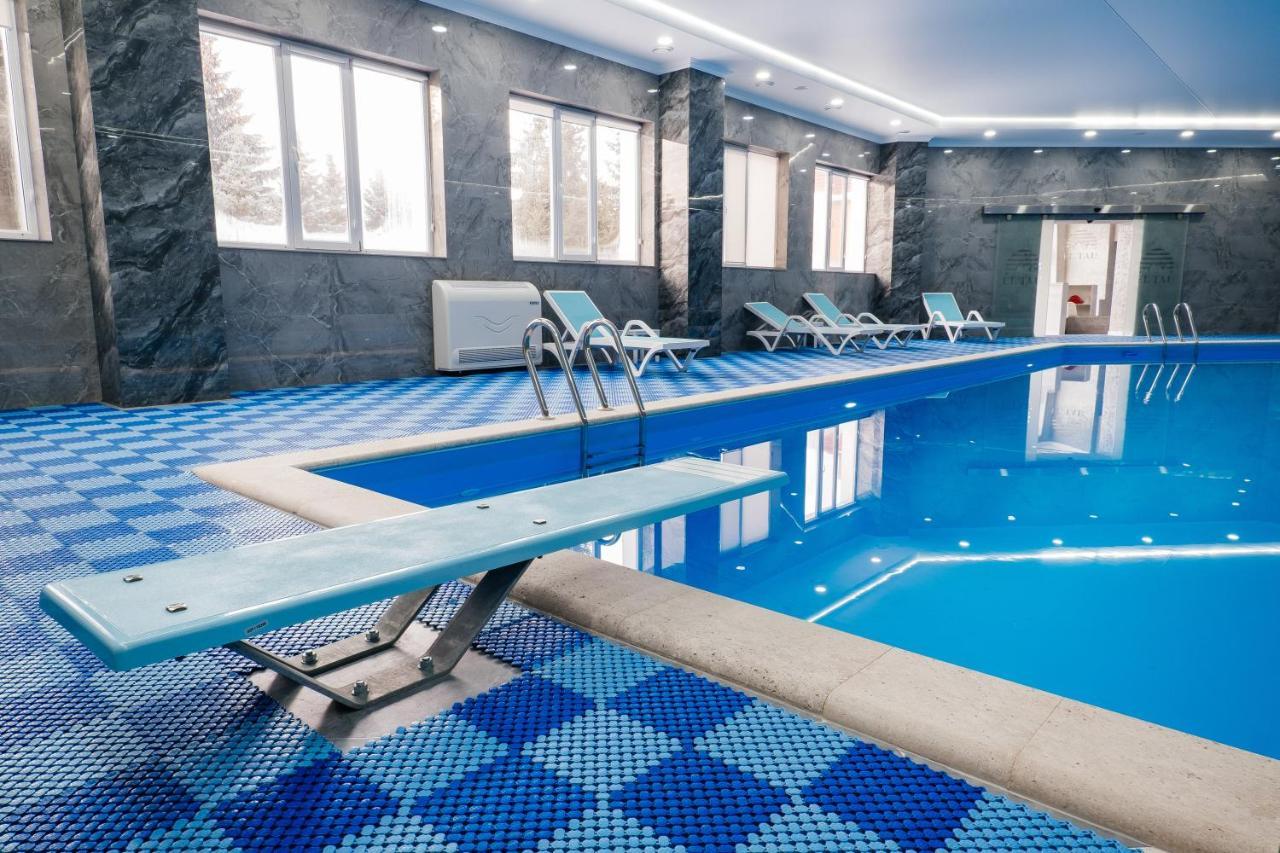 El-Tau Hotell Ekibastuz Exteriör bild