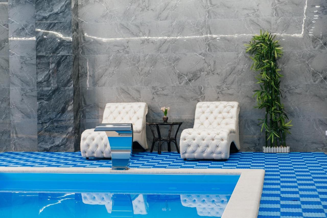 El-Tau Hotell Ekibastuz Exteriör bild