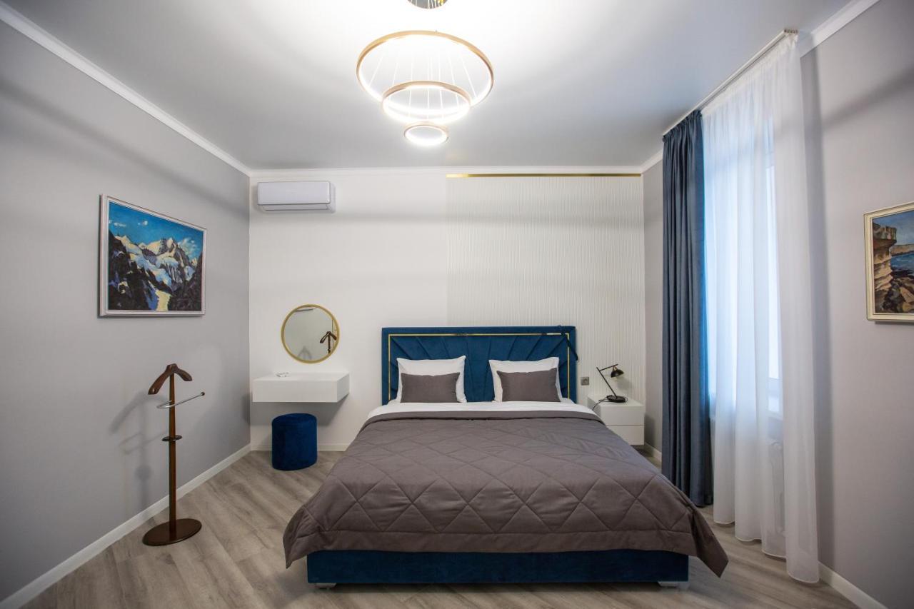 El-Tau Hotell Ekibastuz Exteriör bild