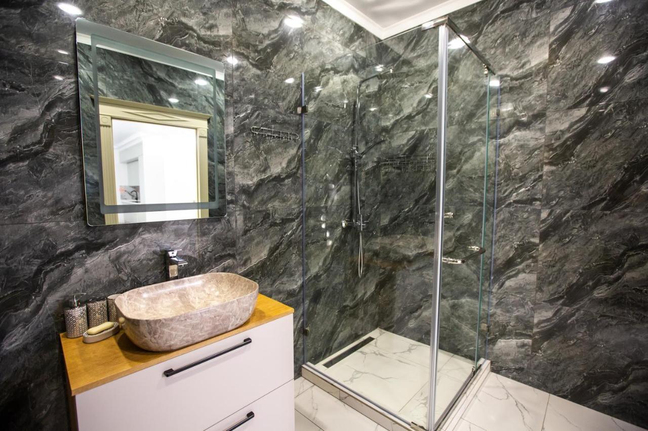 El-Tau Hotell Ekibastuz Exteriör bild