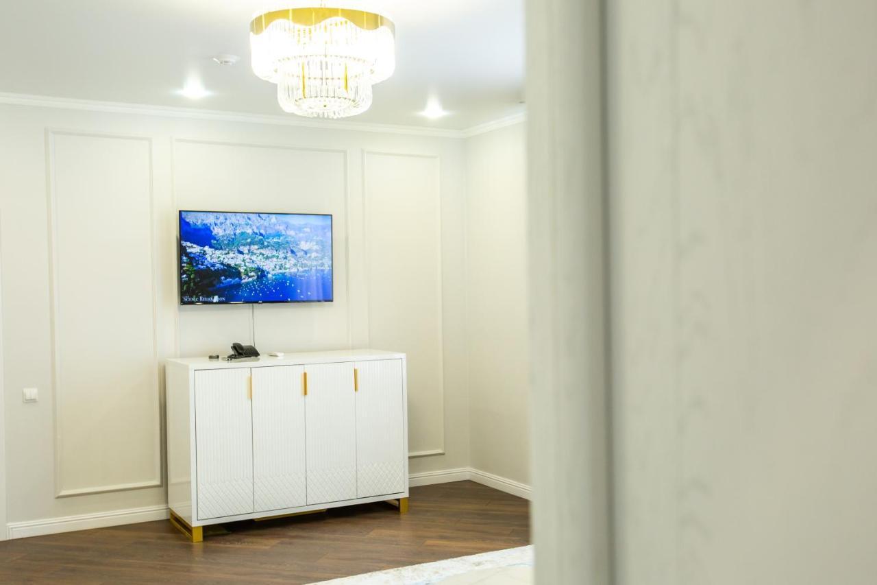 El-Tau Hotell Ekibastuz Exteriör bild