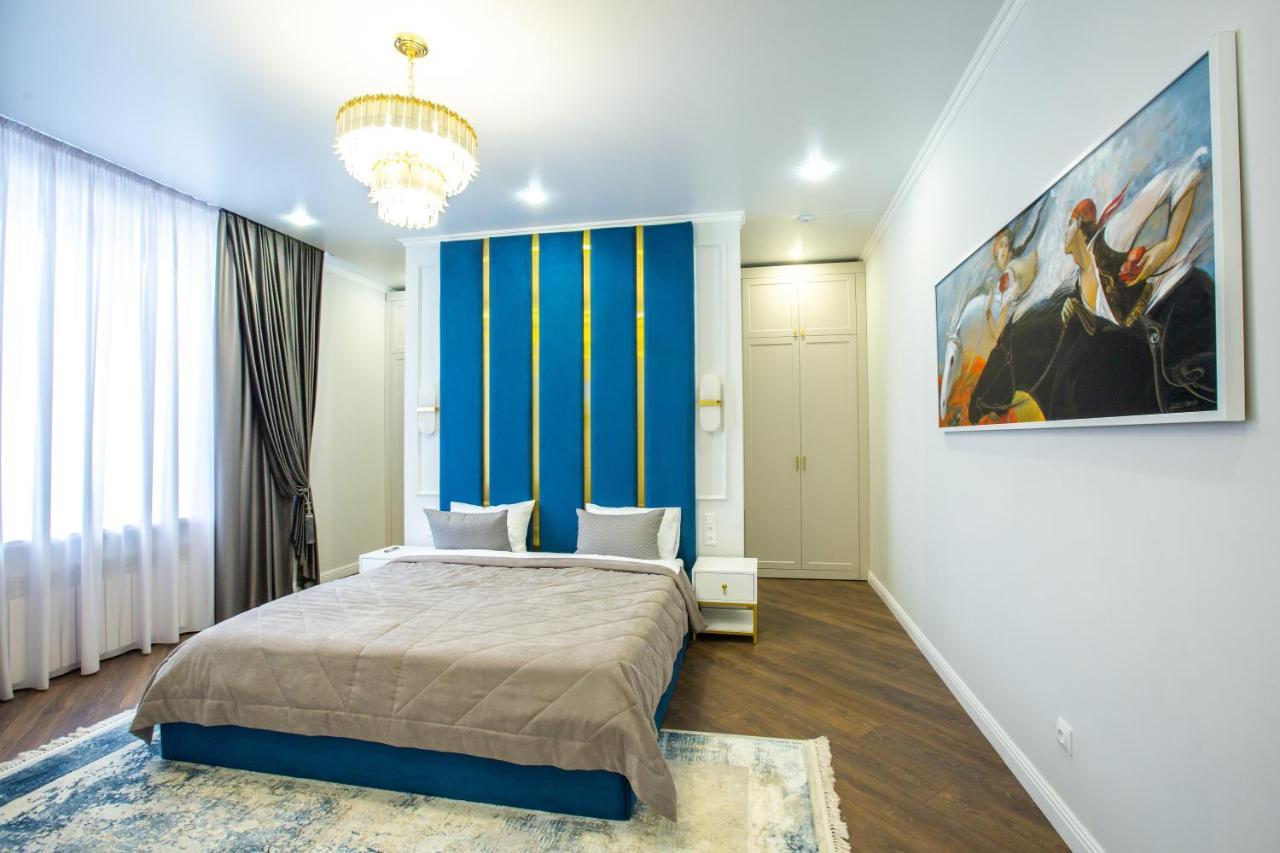 El-Tau Hotell Ekibastuz Exteriör bild