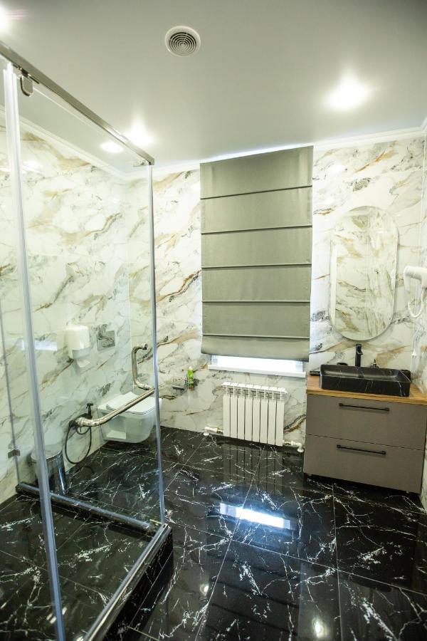 El-Tau Hotell Ekibastuz Exteriör bild